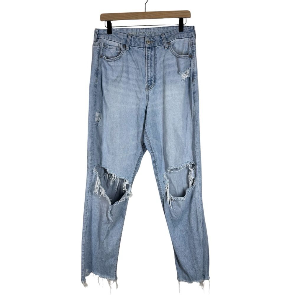 American Eagle Strigid Curvy Mom Jeans High Rise Light Wash Distressed Size 12